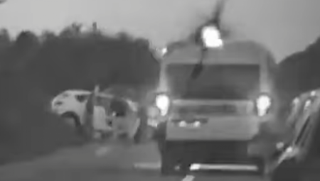 TEŠKA SAOBRAĆAJNA NESREĆA KOD MLADENOVCA Povređeno najmanje troje