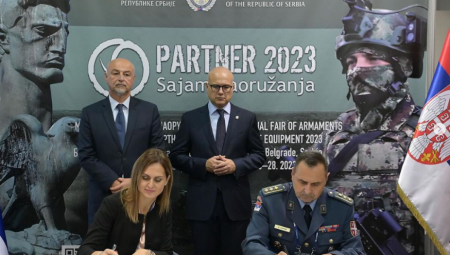 Ministarstvo odbrane potpisalo ugovore za nabavku i modernizaciju složenih borbenih platformi u vrednosti od oko 13,5 milijardi dinara