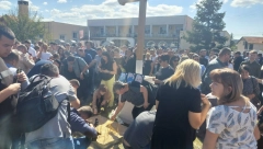 PALJENJE SVEĆA U GRAČANICI Meštani odali počast stradalim Srbima u Banjskoj (FOTO)