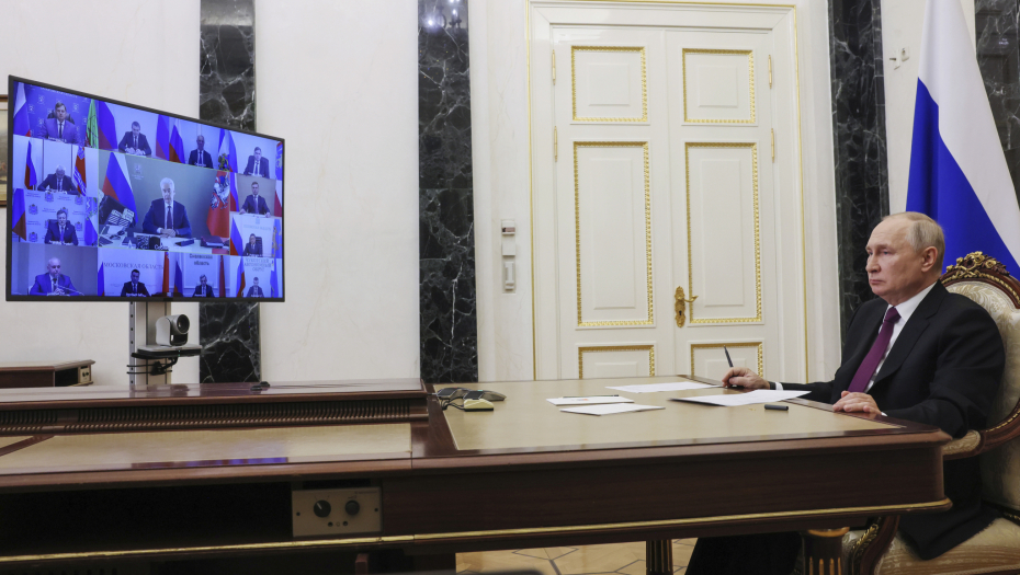 OTKRIVENO ŠTA SE NALAZI U PUTINOVOJ KANCELARIJI "Sve se savršeno slaže“ (VIDEO)