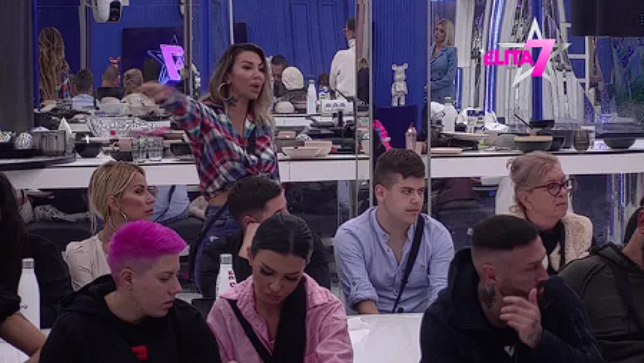 SASULA ANELI SVE U LICE! Kačavenda očitala lekciju Ahmićevoj, nakon što je saznala šta je sve ona rekla za nju! (FOTO)