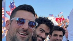 NOLE U ODABRANOM DRUŠTVU Selfi od milion dolara: Ono kad se sretnu dva tenisera i vozač Formule 1