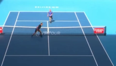 MEDVEDEV POKAZAO FUDBALSKO UMEĆE Neverovatan potez Rusa na meču osmine finala u Pekingu (VIDEO)