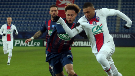 DRAMA SA SREĆNIM KRAJEM Vatrogasci spasili fudbalera koji je pokušao samoubistvo sa nadvožnjaka