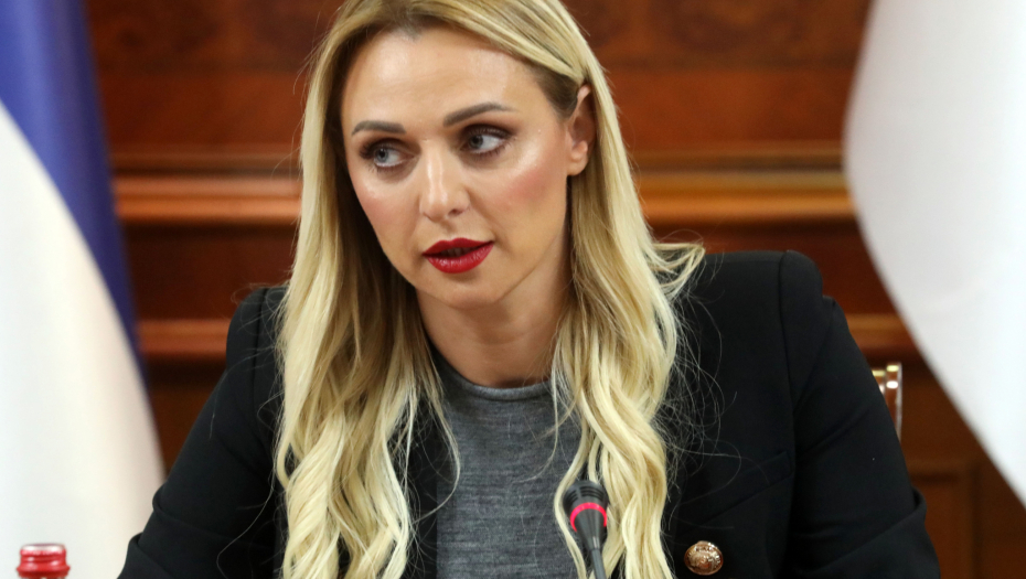 ŠTA SU ZAHTEVI POLJOPRIVREDNIKA? SKORO SVE JE VEĆ ISPUNJENO Ministarka Tanasković spremila odgovore "Spremni smo za razgovore"