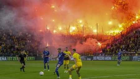 "MILIONERI" POBEĐUJU I KAD IGRAJU LOŠE Dortmund slavio na teškom gostovanju