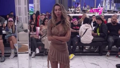 ANELI AHMIĆ SE RASULA NA KOMADE Učesnica Elite ne može više da izdrži, zavapila za pomoć