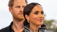 STIL MEGAN MARKL JE NEPOGREŠIV Vuneni kaput od tvida kao vodeći model ove sezone