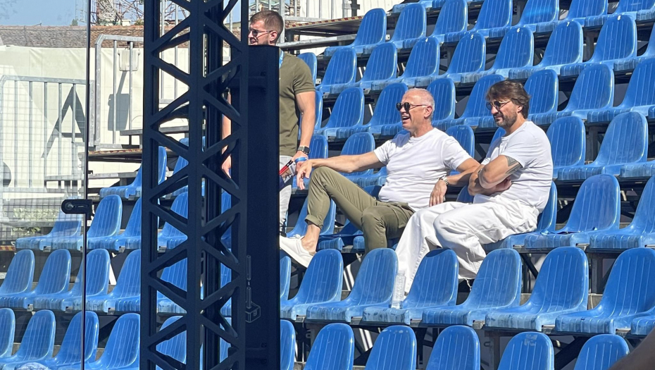 ZVEZDAN TERZIĆ NA PADEL SPEKTAKLU U BEOGRADU Generalni direktor FK Crvena zvezda uživa u čarima planetarno popularnog sporta (VIDEO)