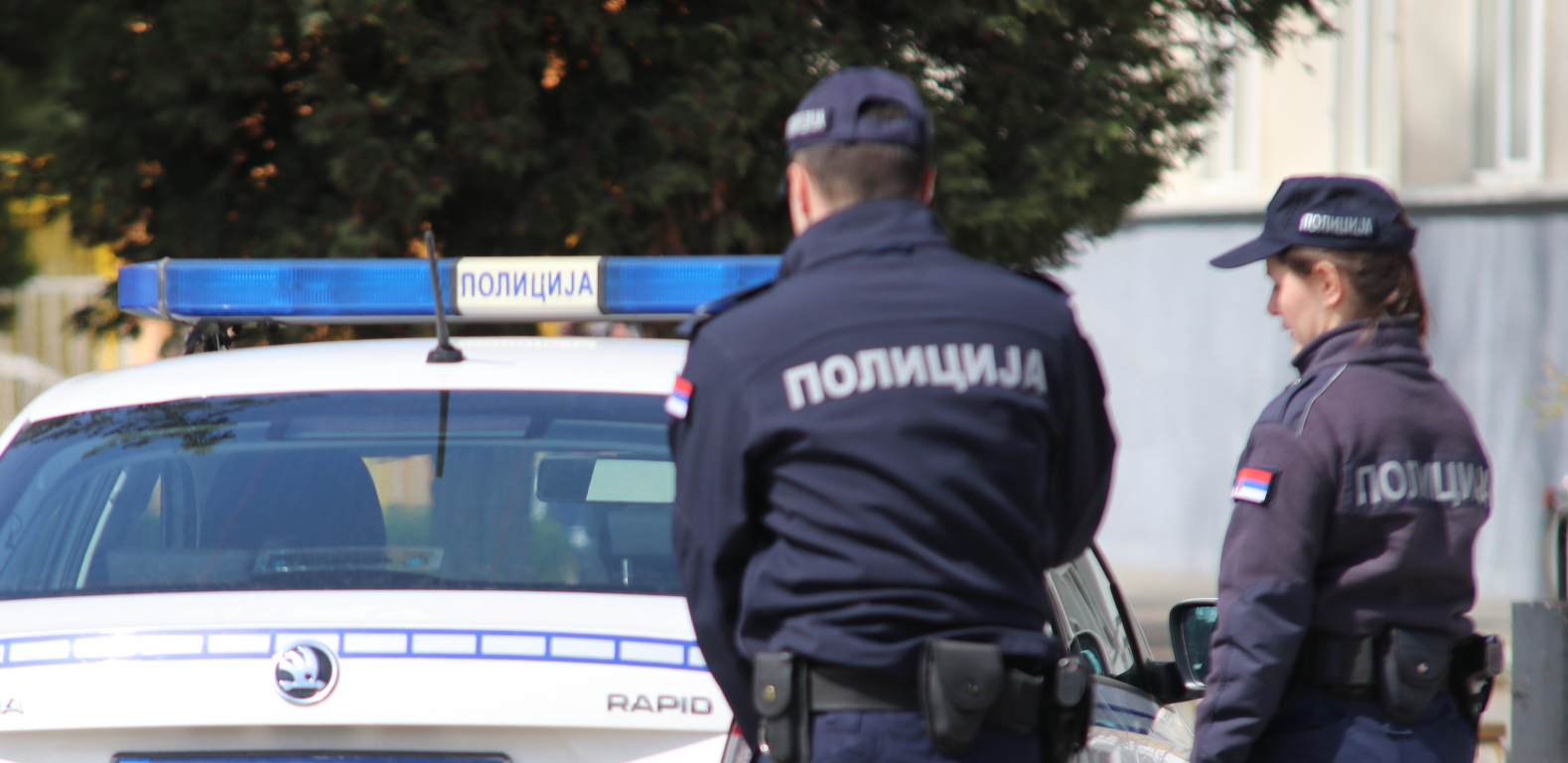 DEČAK (3) SAM PO HLADNOĆI LUTAO NA NOVOM BEOGRADU Policajcima znao samo da kaže ime svog oca