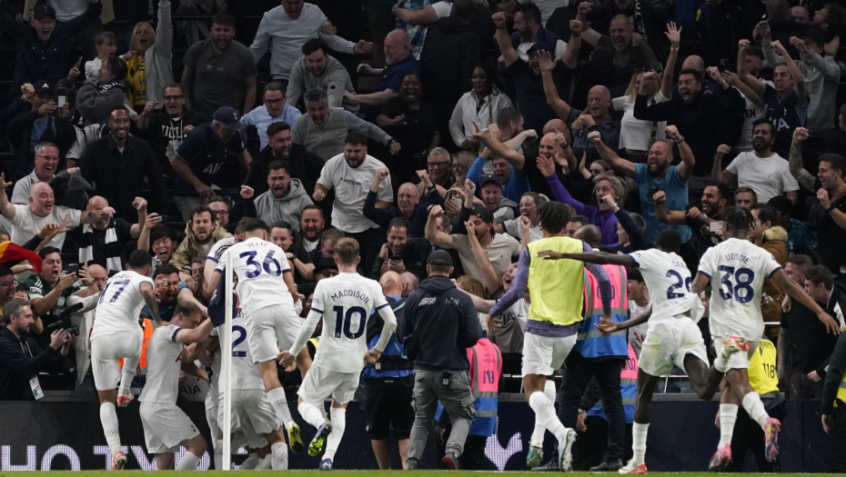 UTAKMICA ZA PREPRIČAVANJE U LONDONU Liverpulu poništen čist gol, pa dodeljena dva crvena kartona - Totenhem autogolom u 96. minutu došao do pobede