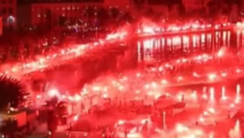 BAKLJADA U KOMŠILUKU Čitav Split "gori" uoči derbija Hrvatske, navijači Hajduka napravili pravu feštu (VIDEO)