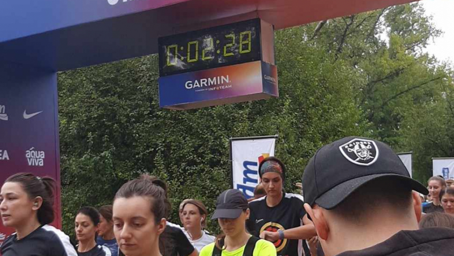 SPEKTAKL NA ADI CIGANLIJI Počela tradicionalna dm Ženska trka u organizaciji Beogradskog maratona