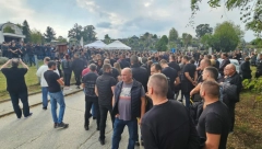 SAHRANJENI SRBI NASTRADALI U BANJSKOJ Stefan, Igor i Bojan uz suze i leleke ispraćeni do večne kuće (FOTO)