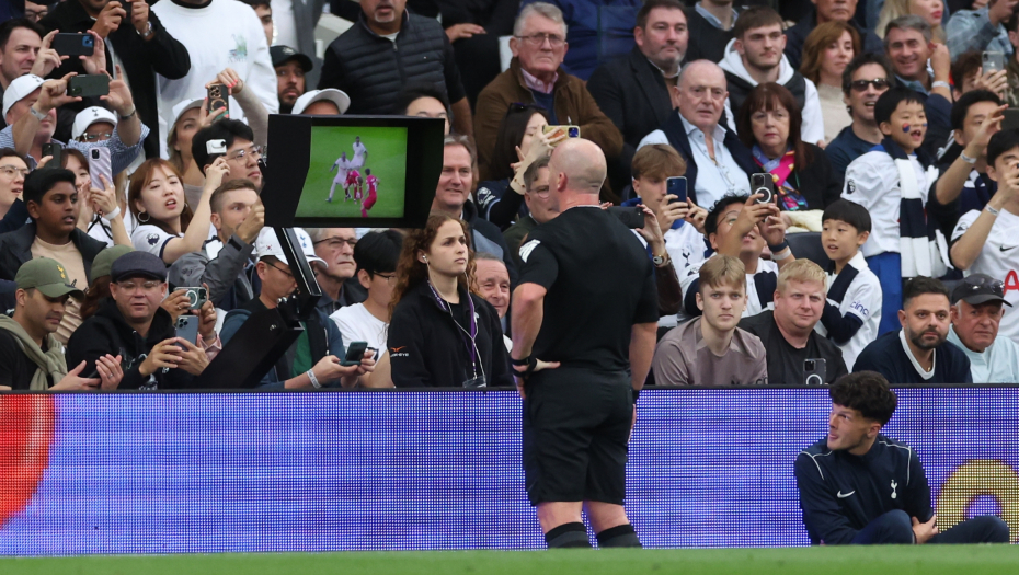 BURA SE NE STIŠAVA Liverpul zatražio da se objavi audio snimak razgovora sudija iz VAR sobe