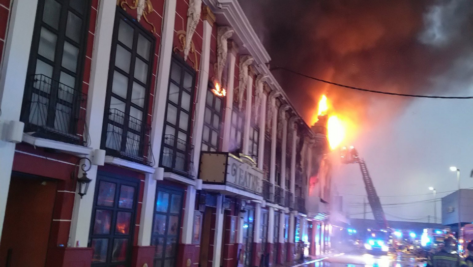 NAJMANJE 13 OSOBA NASTRADALO U NOĆNOM KLUBU Strahuje se da ima i više žrtava u stravičnom požaru