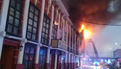 NAJMANJE 13 OSOBA NASTRADALO U NOĆNOM KLUBU Strahuje se da ima i više žrtava u stravičnom požaru