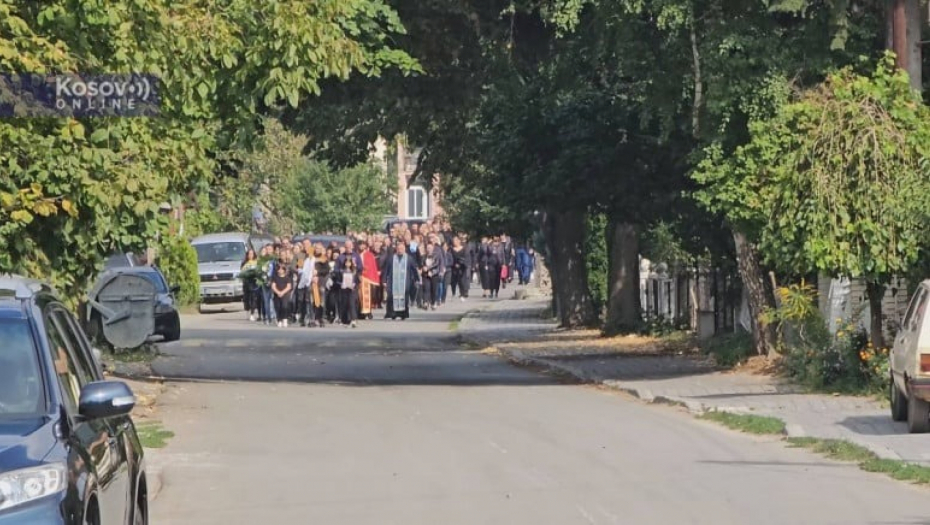 TUŽNA POVORKA U LEPOSAVIĆU Građani i kolege iz Doma zdravlja ispratili na večni počinak Igora Milenkovića