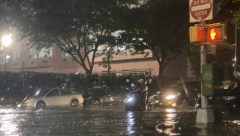 POGLEDAJTE NJUJORK POD VODOM Proglašeno vanredno stanje posle rekordnih padavina, situacija opasna po život (FOTO/VIDEO)