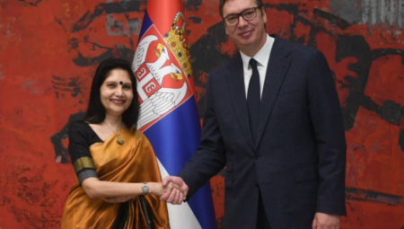 POLITIČKI DIJALOG SRBIJE I INDIJE KREĆE NOVOUTVRĐENIM TEMPOM Predsednik Vučić primio akreditivna pisma novoimenovane ambasadorke (FOTO)