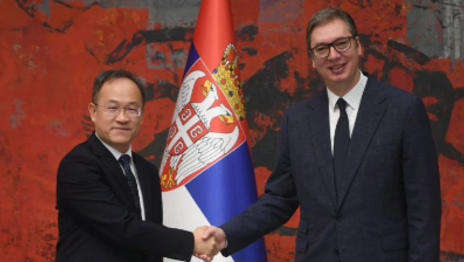 "SRBIJA JE KINI ČELIČNI PRIJATELJ I LOJALAN PARTNER!" Vučić primio akreditivna pisma novoimenovanog ambasadora Narodne Republike Kine Li Minga