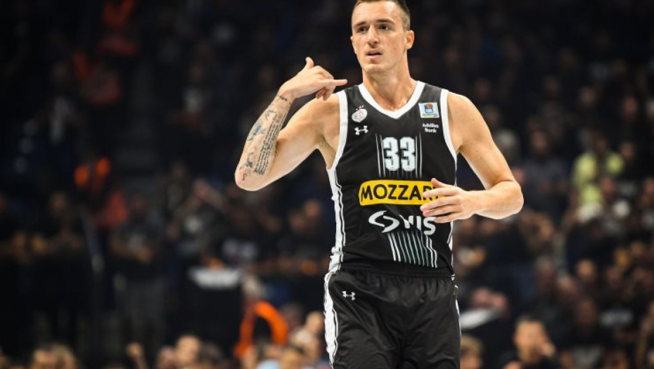 ANĐUŠIĆ KOPIRAO NOVAKA Pogodio trojku, pa se radovao kao Đoković