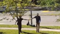 NEOBIČNA KRAĐA U NOVOM SADU Svi su mislili da im je meta električni trotinet, međutim... (VIDEO)