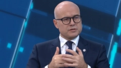 PRIŠTINI JE RADOIČIĆ BIO FIZIČKA, A PREDSEDNIK SRBIJE GLAVNA POLITIČKA META Vučеvić upozorio da su pritisci ogromni