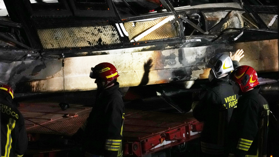 DEVOJČICA ŠARLOT POGINULA U AUTOBUSU SMRTI U VENECIJI Imala je samo 1 godinu