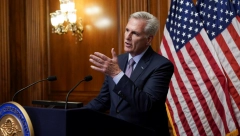 AMERIKA TONE U PONOR Ovo se dešava prvi put u istoriji države, Ukrajinu puštaju niz vodu?