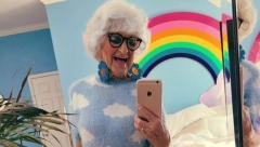 SUPER BAKA MLATI PARE Napunila je 95 godina i najstarija je na Instagramu, a zarađuje 8.000 evra po objavi!
