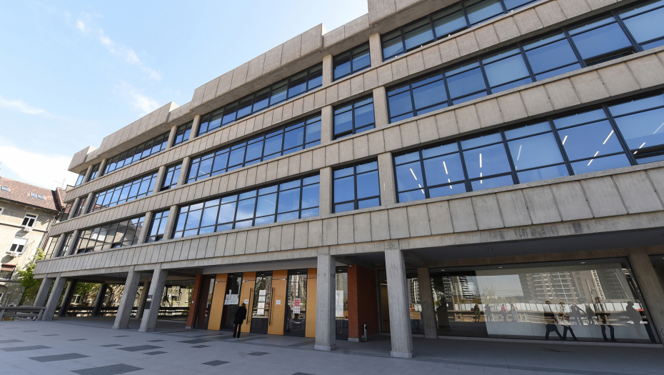 SASLUŠANI "ZABRANJENI" KOJI SU UHAPŠENI NA NOVOM BEOGRADU Orataku hteli da otmu automobil i pretili mu pištoljem