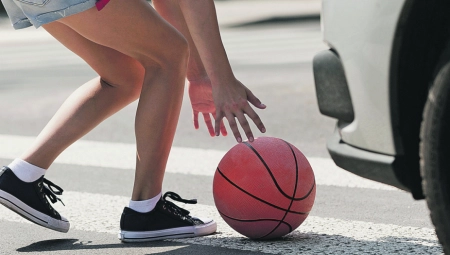 IZLEĆU PRED KOLA ZBOG TIKTOKA! Škola u Novom Sadu poslala roditeljima upozorenje jer deca rizikuju živote zbog lajkova!