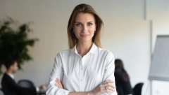 "OVAJ MOJ EM SIROMAŠAN, EM NAM LJUBAV VENE" Marija, uspešna i lepa žena udala se za običnog majstora i upropastila život