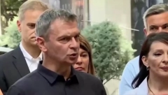 "PAZITE ŠTA RADITE" Opozicija neće kritiku, vređa novinare i javno im preti (VIDEO)