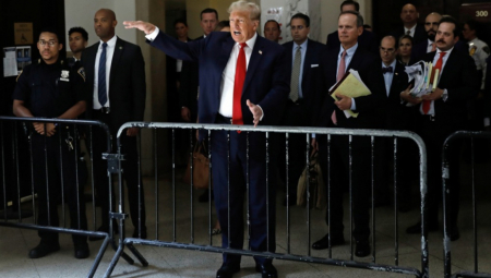 OPŠTI HAOS U SUDNICI Sudija pretio da će izbaciti Trampa, Donald pobesneo: Jel ti možeš da se kontrolišeš