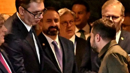 "KRATAK I OTVOREN RAZGOVOR" Predsednik Vučić se sastao sa Zelenskim (FOTO)