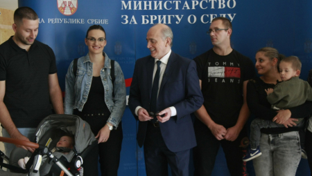 KUĆE ZA JOŠ 100 PORODICA U 79 SELA! Ministar Krkobabić: "Bez ovakvih pobeda ne možemo da idemo napred"