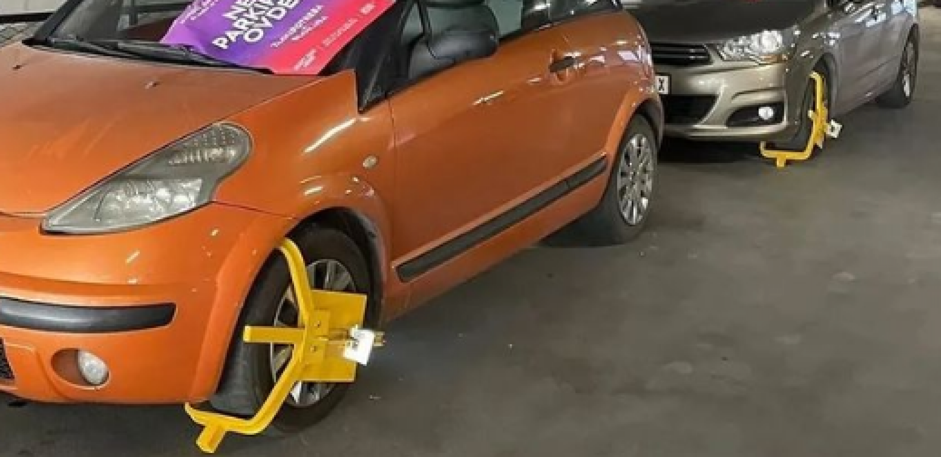 BAHATOM VOZAČU "ZAKLJUČALI TOČKOVE" USRED BEOGRADA Žustra rasprava na mrežama "da li je ovo legalno?" Evo šta kažu stručnjaci