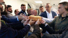 KAKO OBIČAJ NALAŽE Partizan proslavio Svetog Jovana