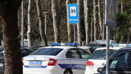 UŽAS NA DORĆOLU Žena oborena na pešačkom prelazu