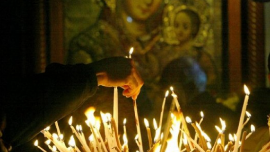 OVO SU OBIČAJI KOJI SE SUTRA MORAJU ISPOŠTOVATI Obeležavamo Miholjske zadušnice, žene ne smeju da uzmu u ruke ove 3 stvari