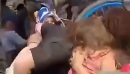 UŽAS! POGLEDAJTE ŠTA HAMAS RADI ŽENAMA I DECI Osvanuo jeziv snimak zarobljenih izraelskih civila (VIDEO)