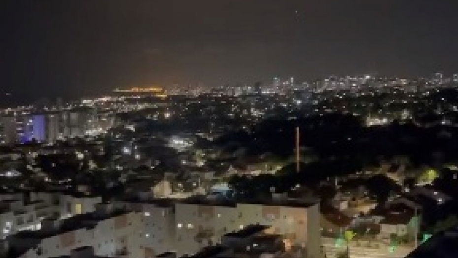 SIRENE I GLASNE EKSPLOZIJE NAD TEL AVIVOM Pogledajte užase rata u prestonici Izraela (VIDEO/MAPA)