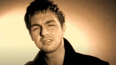 DEVEDESETIH JE BIO ULTRA POPULARAN Zvali su ga "otrovom za manekenke", povukao se i nestao, evo kako Sandi Cenov danas izgleda (FOTO)