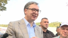 VUČIĆ PROBAO GULAŠ, A KRAJIŠNICI ZAPEVALI Veselo na Zboru Krajišnika (FOTO)