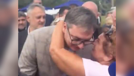 "PREDSEDNIČE, HOĆU DA VAS ZAGRLIM I POLJUBIM!" Krajišnici oduševljeno dočekali predsednika Srbije (VIDEO)