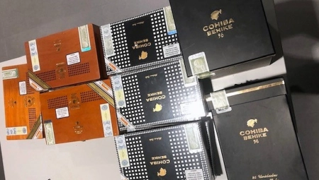 POLICIJA NA BG AERODROMU ZAUSTAVILA ČOVEKA (68), NISU MOGLI DA VERUJU ŠTA ŠVERCUJE Vrednost je 126.000 dolara