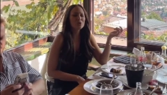 PRIJOVIĆKA NAPRAVILA HAOS U RESTORANU U SARAJEVU Uživala u ručku, a onda je zapevala poznatu sevdalinku i atmosferu dovela do usijanja