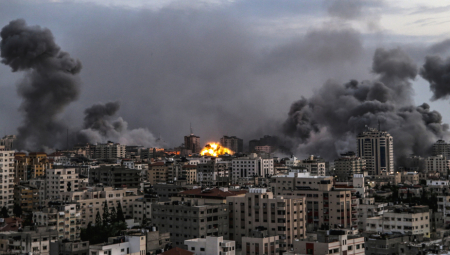 NEZAPAMĆEN NAPAD IZRAELA! Najezda aviona na pojas Gaze - došlo i do sukoba sa oklopnim snagama i PEŠADIJOM! (VIDEO